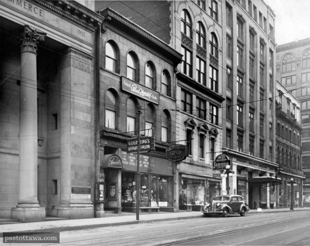 Banque of commerce on Sparks Street in 1940