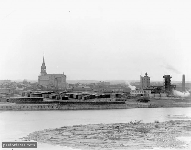 Rivière des Outaouais et le centre-ville de Hull en 1900