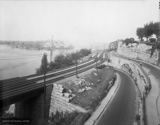 Hull et le pont Alexandra vu de l'ancien pont piéton