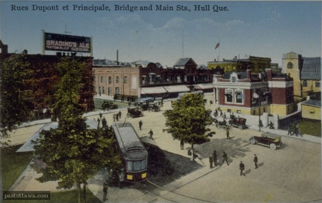 Former square at du Pont and Main street Intersection