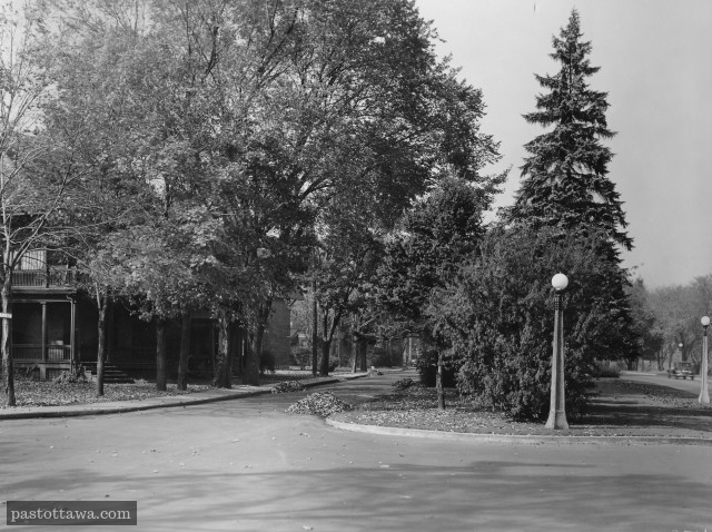 Intersection des rues Somerset et Queen Elizabeth à Ottawa en 1938