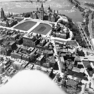 Aerial view of Elgin Street in Ottawa around 1910