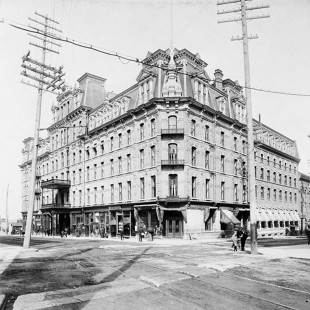 Russell House on Sparks in 1882