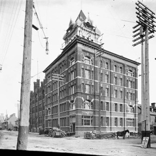 Garland Building in 1898 on Queen Street