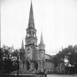 Église Sacré-Coeur sur la rue Laurier