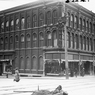 Le magasin général Poulin en 1909