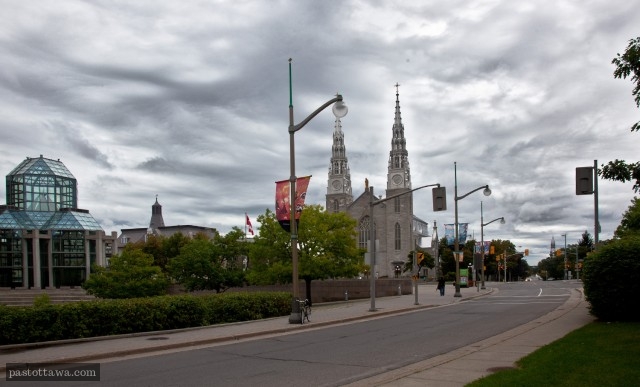 The National Gallery and the Notre-Dame Basilica