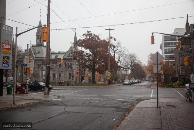 Lisgar and Elgin street intersection in Ottawa in 2012