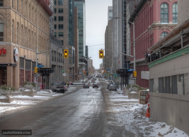 Rue O'Connor à la hauteur de la rue Sparks en 2014 à Ottawa