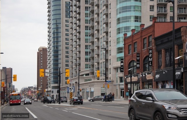Rideau Street with Waller Street and Claridge Plaza in 2014.
