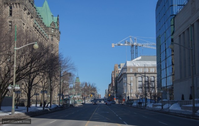Wellington Street in Ottawa in front of the Bank of Canada in 2013