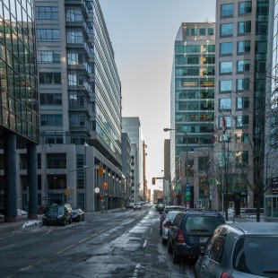 rue Queen regard vers l'est à la hauteur d'O'Connor en 2013